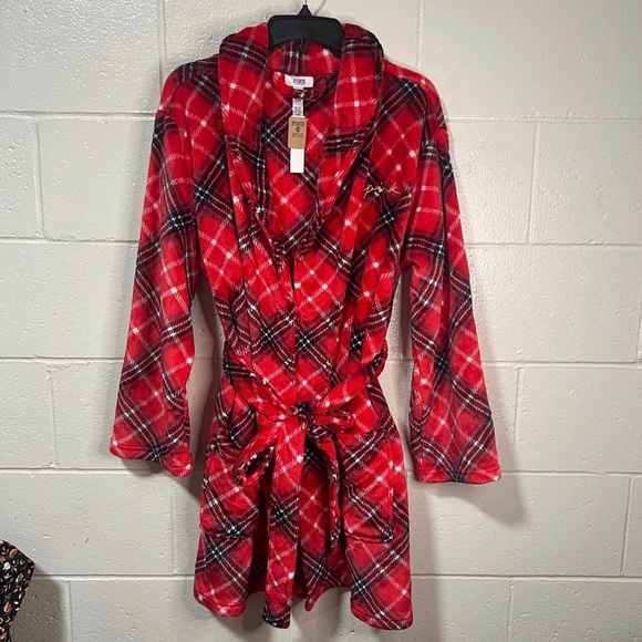 Victoria’s Secret PINK FLUFFY ROBE - Picture 3 of 5